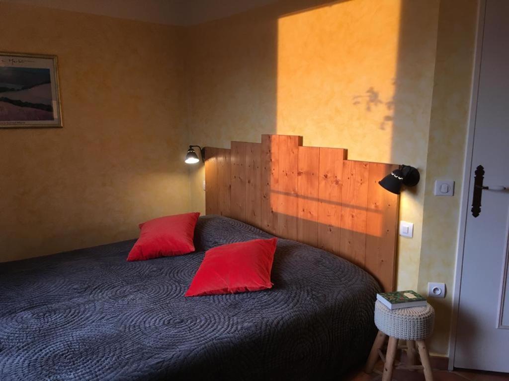La Ferme Du Petit Segries Bed And Breakfast Мустье-Сент-Мари Экстерьер фото