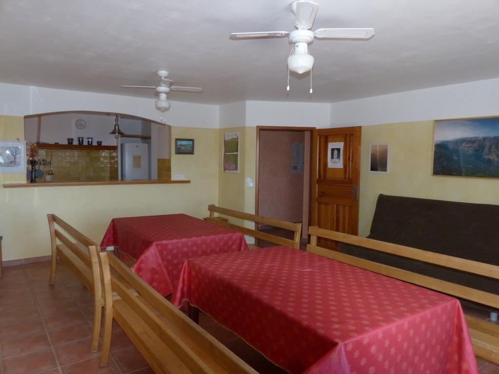 La Ferme Du Petit Segries Bed And Breakfast Мустье-Сент-Мари Экстерьер фото