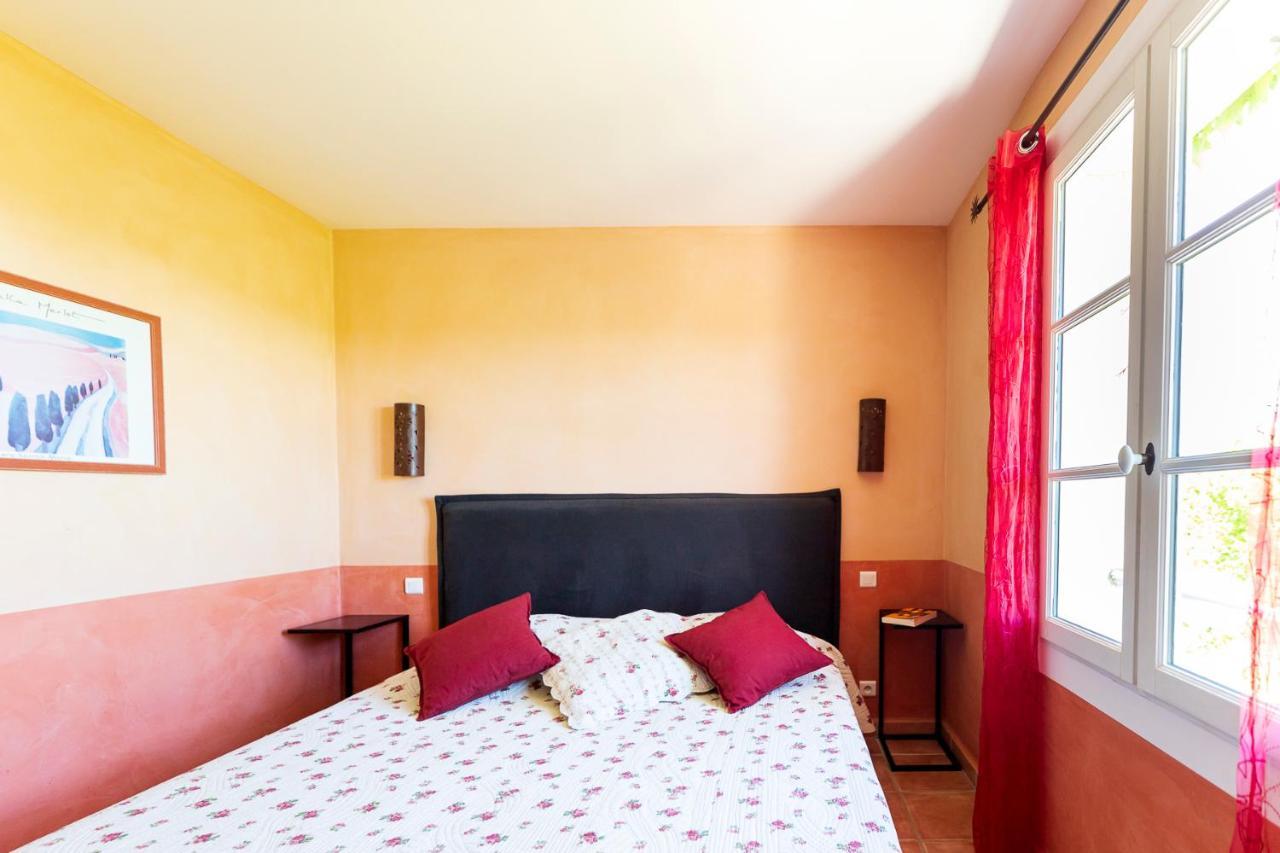 La Ferme Du Petit Segries Bed And Breakfast Мустье-Сент-Мари Экстерьер фото
