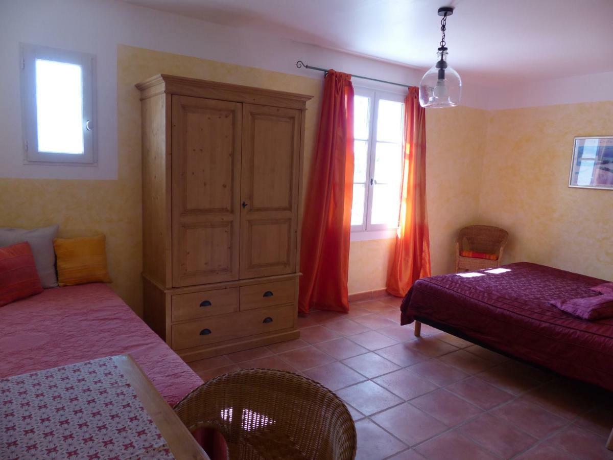 La Ferme Du Petit Segries Bed And Breakfast Мустье-Сент-Мари Экстерьер фото
