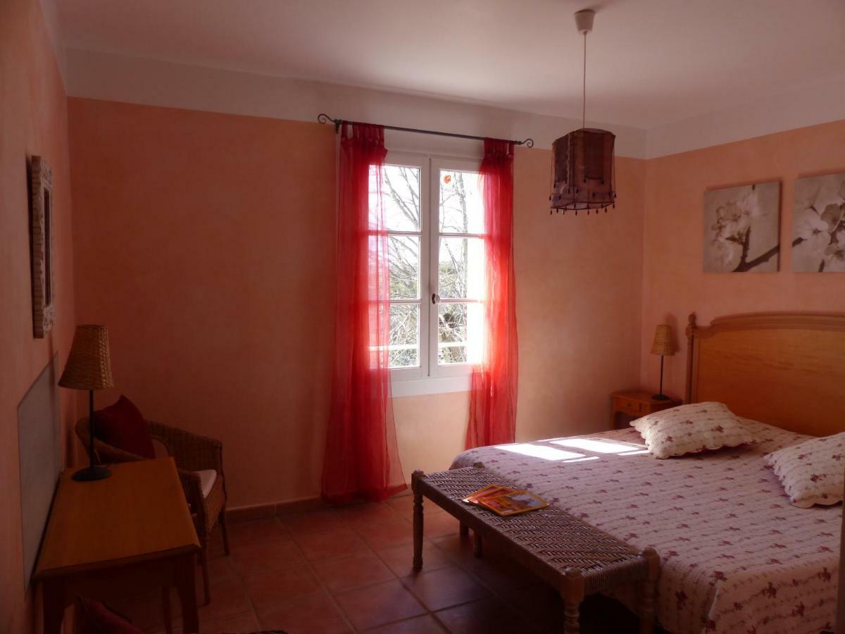 La Ferme Du Petit Segries Bed And Breakfast Мустье-Сент-Мари Экстерьер фото