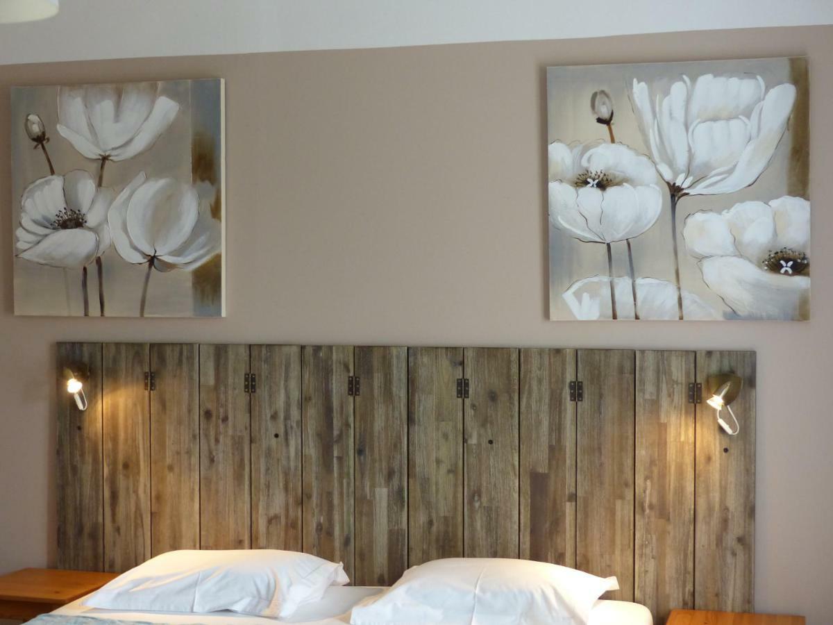 La Ferme Du Petit Segries Bed And Breakfast Мустье-Сент-Мари Экстерьер фото