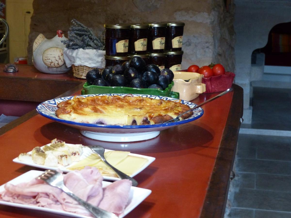 La Ferme Du Petit Segries Bed And Breakfast Мустье-Сент-Мари Экстерьер фото